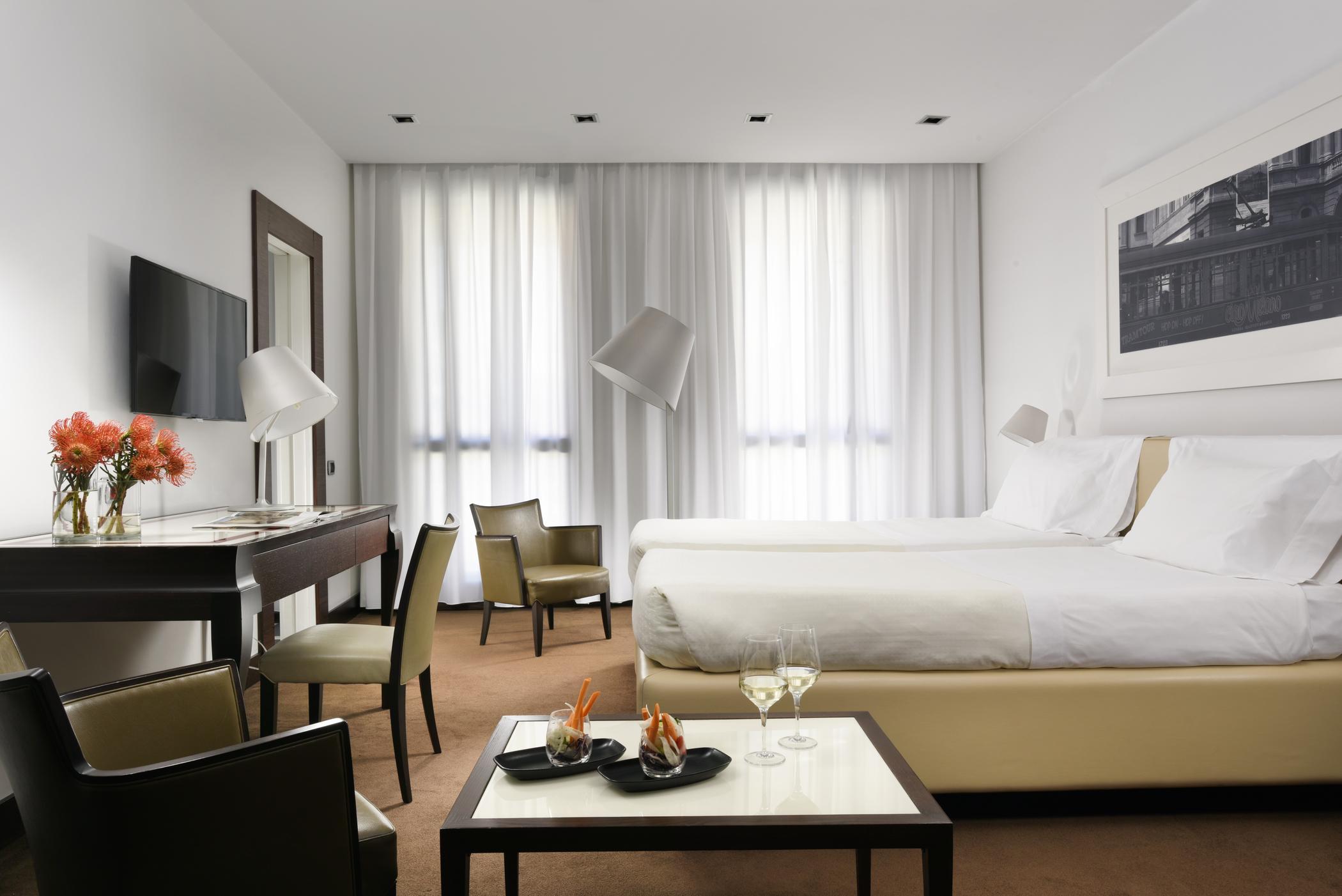 Unahotels Cusani Milano Экстерьер фото